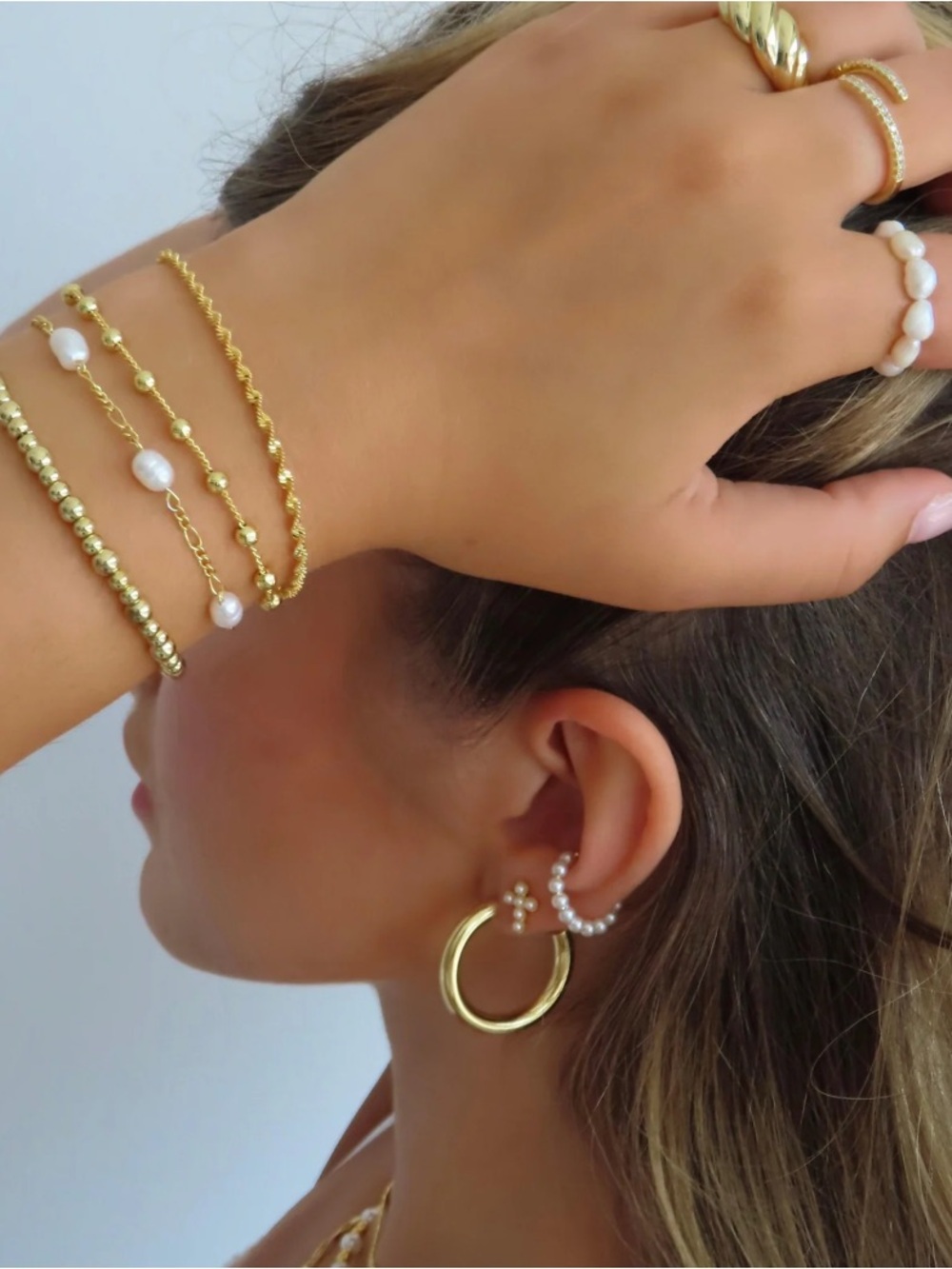 ⭐️(3/$25) EVRY JEWELS NWT Calabasas Gold Hoops - Picture 4 of 4